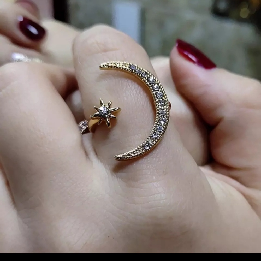 Gorgeous gold crescent moon & star ring
